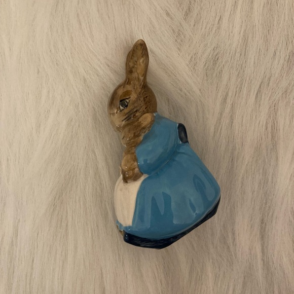 Royal Doulton Beatrix Potter “Mrs. Rabbit & Bunnies” - Picture 9 of 11